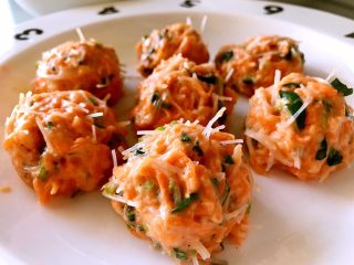 14、炸素丸子,可以提前搓出来几个，一起下锅不会手忙脚乱