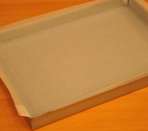 9、小山卷,取出提前铺好油纸的烤盘