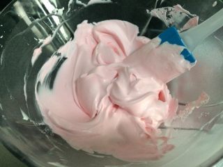 9、奶油蛋糕,如图加食用色素调色