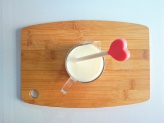 7、参考月龄6+奶香豌豆糊,搅拌均匀