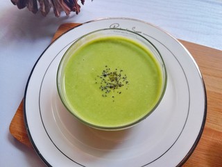 12、参考月龄6+奶香豌豆糊,撒入海苔粉提味即可食用，凉了可放蒸锅蒸热