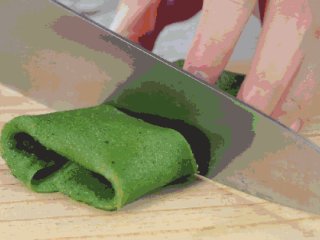 14、果蔬班戟,果蔬班戟完成啦，切开来看一看。