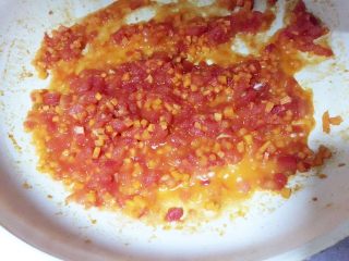 9、宝宝营养餐(1岁+)-番茄蔬菜肉酱蝴蝶面 ,差不多2-3分钟呈现图中状态