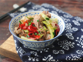 12、西兰花茎回锅肉,焖炒一分钟即可出锅