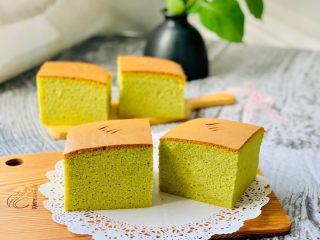 22、古早蛋糕（青汁）,这款蛋糕外形普通，有着最自然的味道和温暖的回忆。