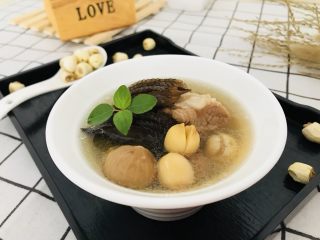 16、莲子无花果膨鱼腮扇骨汤,温暖牌靓汤,为全家健康护航!