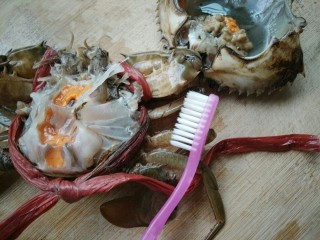 9、早餐螃蟹海鲜粥,去腮准备牙刷刷洗干净