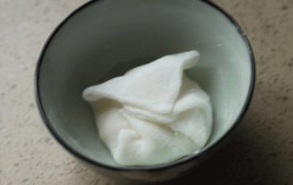 7、雪媚娘,把雪媚娘皮往中间盖起