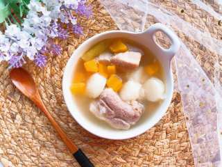 9、【宝宝辅食】胡萝卜山药排骨汤,胡萝卜山药排骨汤 get✔