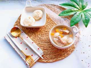 12、【宝宝辅食】胡萝卜山药排骨汤,营养搭配：胡萝卜山药排骨汤+青椒猪肉小包子