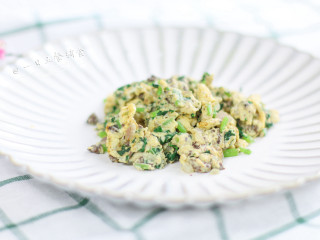 7、猪肝茼蒿炒鸡蛋,很简单的做法吧，炒鸡蛋谁不会？