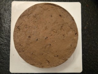 37、最经典浓郁巧克力奶酪蛋糕,冰箱出来用吹风机。吹一会儿很方便，就脱模。