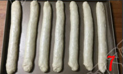 7、香葱芝士条 ,依次完成，摆开，注意留下间隙