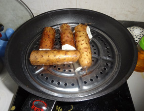 1、果香山药泥,山药洗干净，上锅蒸至绵软