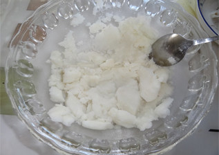 3、果香山药泥,去好皮的山药捣成山药泥