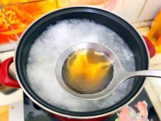 13、妈妈的味道～西红柿土豆排骨汤,放一勺料酒！