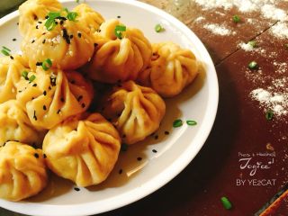 15、葱香肉肉水煎包 一口一个大满足,喜欢吗？！要不要一起吃个午餐？