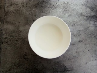 13、似肉不是肉，红烧冬瓜,半勺淀粉加适量清水调成水淀粉