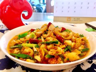 24、酸辣软糯无敌下饭➕泡椒蒜苗烧鱼泡,成品