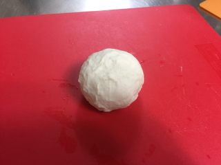 8、英式车轮饼 麦满分,松弛好的面团稍稍擀平