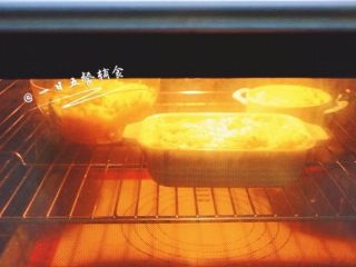 11、鲜虾芝士焗饭,我的烤箱,180度,14分钟,上色就很好了,直接关了。