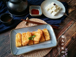 20、论牛奶的各种吃法之――脆皮炸鲜奶,装盘。