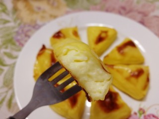 19、芝士烤牛奶,软嫩的内心，浓浓的奶香。