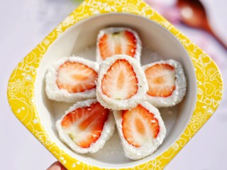 14、甜糯小可爱草莓大福,颜值棒棒哒～