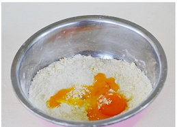 4、白桃薄荷塔,搅拌至没有黄油块。