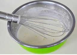 13、白桃薄荷塔,分两次倒入蛋液里。