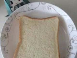 1、微波炉吐司披萨,面包片一枚～