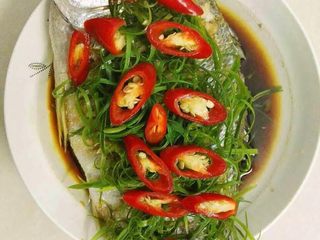 10、清蒸鱼,这样清蒸黄墙鱼就做好了