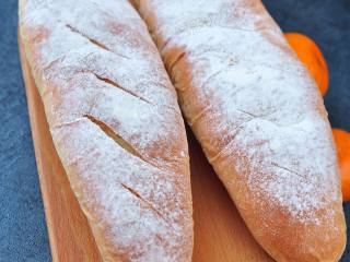 13、葡萄干麻糬软欧,成品。