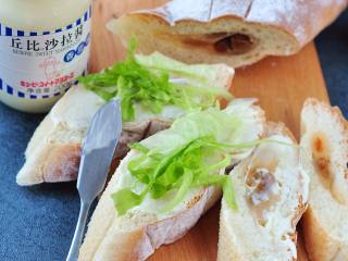 14、葡萄干麻糬软欧,加工一下更美味。