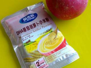 1、宝宝辅食(苹果米糊),苹果和米粉备好！