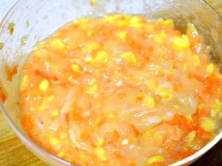 5、鱼饼,鱼饼糊就好了，蛮厚的糊，不流淌状。