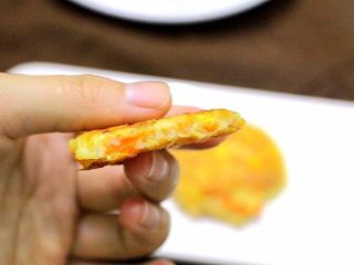 8、鱼饼,完成。