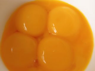 11、奶油奶酪戚风,蛋黄