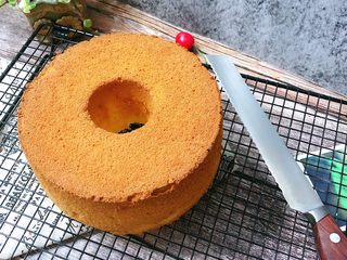 26、奶油奶酪戚风,脱模完毕