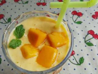 9、芒果酸奶昔,再来一张，好吃又漂亮哦～