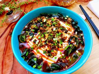 16、零厨艺的简单美味➕黑白配皮蛋拌豆腐,成品