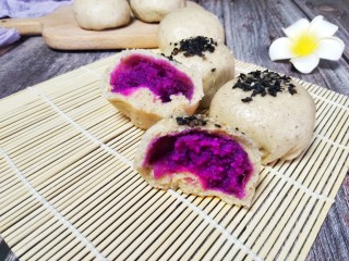 21、孝心包~无糖八珍紫薯包,这是蒸的孝心包。