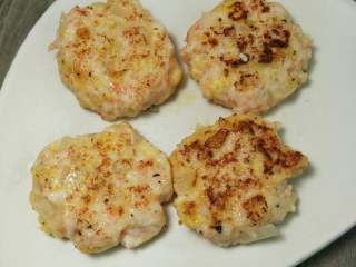 8、美味虾饼,香喷喷的出锅~