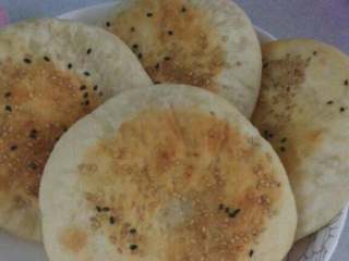 10、家常糖饼,当两面都烙至金黄是就可出锅