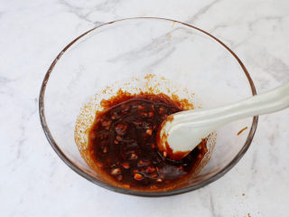 12、水煮串串,搅拌均匀备用