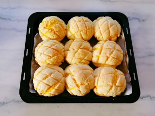 19、菠萝面包,出炉了 凉凉