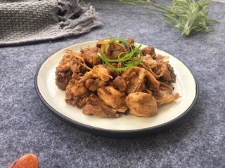 22、酸梅焖鸡～爸爸的味道,一上桌，吃习惯了川菜的先生，连声叫好吃…