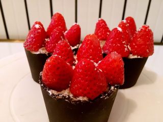 26、甜美草莓巧克力杯,草莓巧克力杯完成
