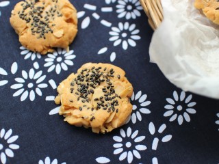 11、中式点心杏仁酥,成品