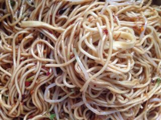 9、凉面,混合，试味！